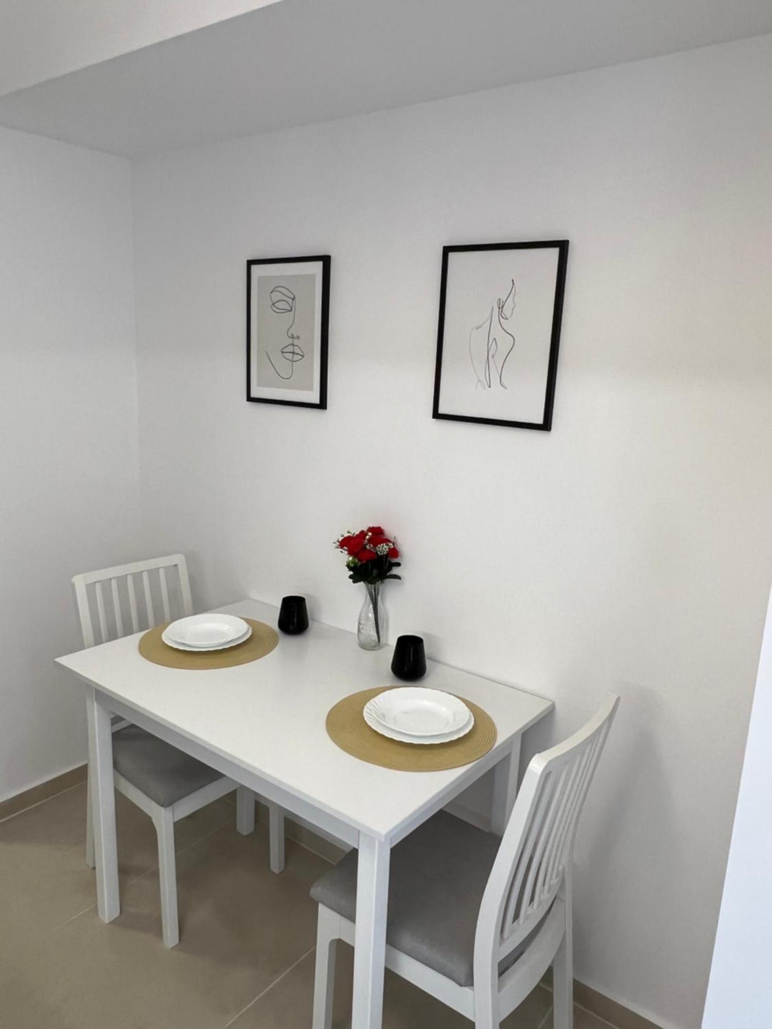 Modern Apartment In Тимишоара Экстерьер фото