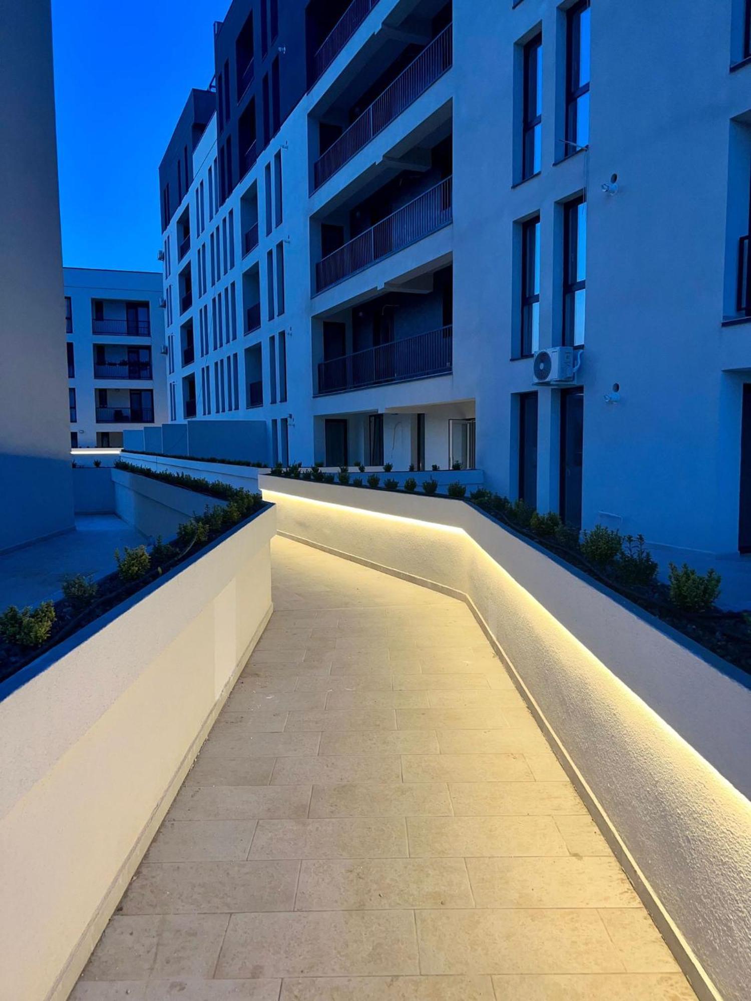 Modern Apartment In Тимишоара Экстерьер фото